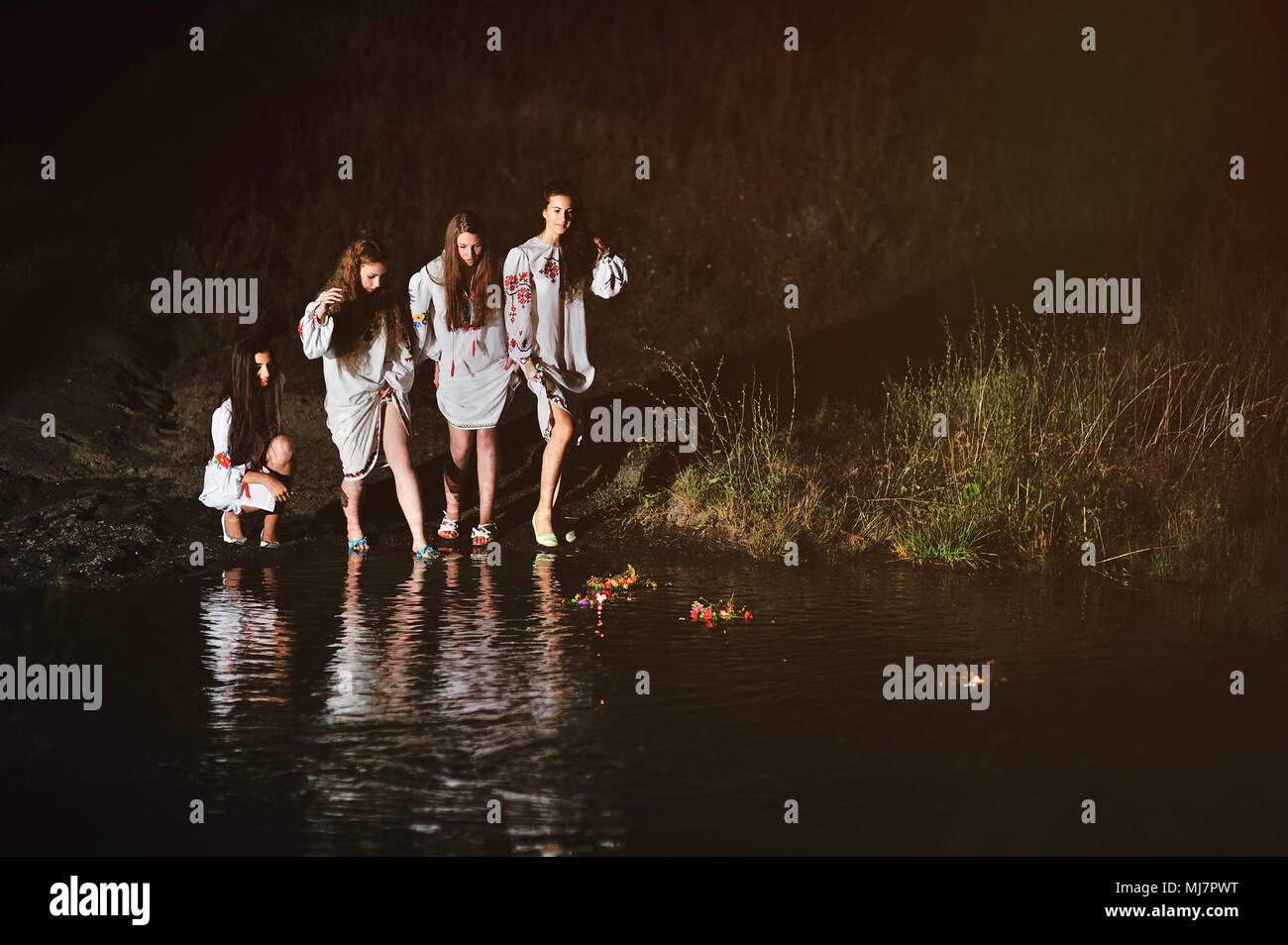 La célébration de la maison de vacances slaves d'Ivan Kupala Jour ou Midsummer Banque D'Images