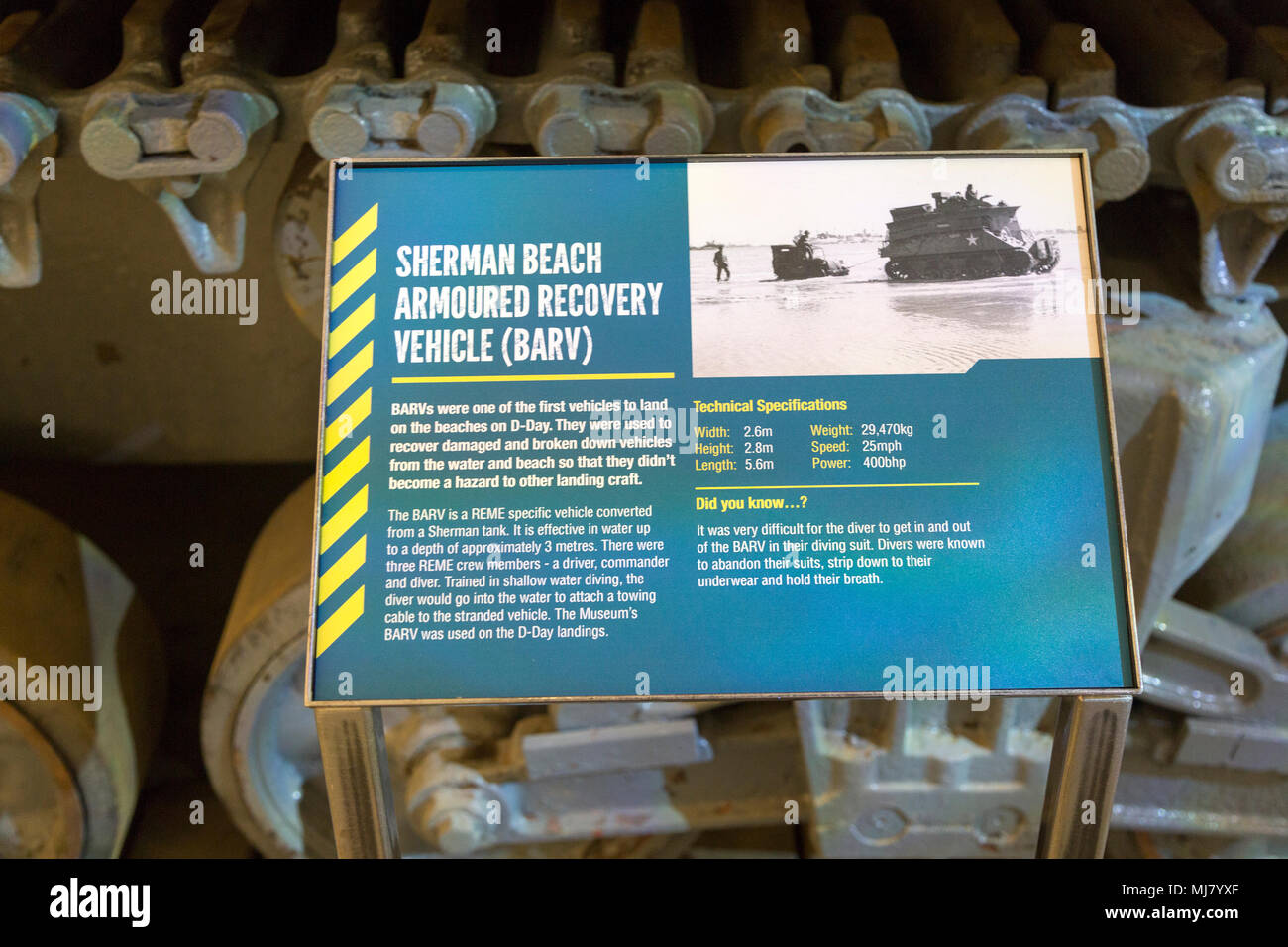 Panneau d'information sur la plage de Sherman BARV (Véhicule blindé de dépannage) des débarquements du jour, REME museum, MOD Lyneham, Wiltshire, England, UK Banque D'Images Panneau d'information sur la plage de Sherman BARV (Véhicule blindé de dépannage) des débarquements du jour, REME museum, MOD Lyneham, Wiltshire, England, UK Banque D'Images