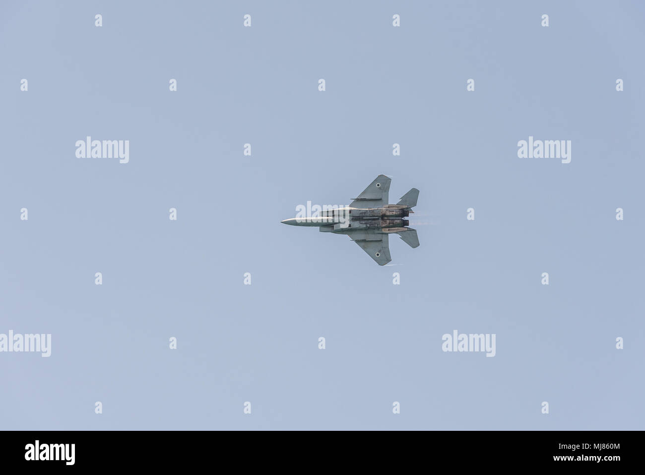 Israël, Tel Aviv - 19 Avril 2018 : Célébration du 70e jour de l'indépendance d'Israël - Yom Ha'atsmaout - airshow de de l'air israélienne - F-1 Banque D'Images
