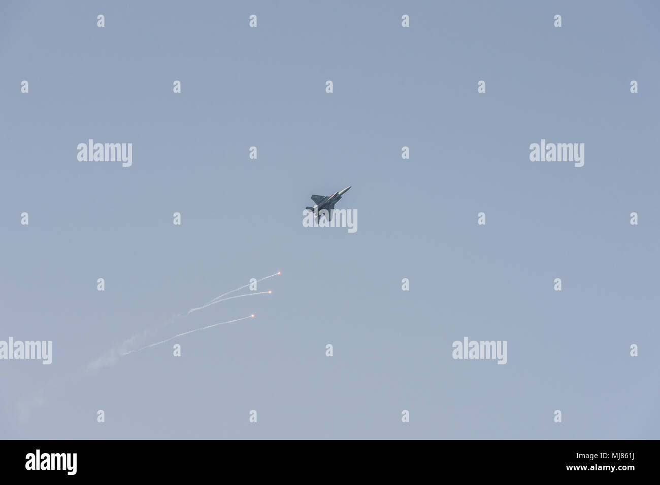 Israël, Tel Aviv - 19 Avril 2018 : Célébration du 70e jour de l'indépendance d'Israël - Yom Ha'atsmaout - airshow de de l'air israélienne - F-1 Banque D'Images