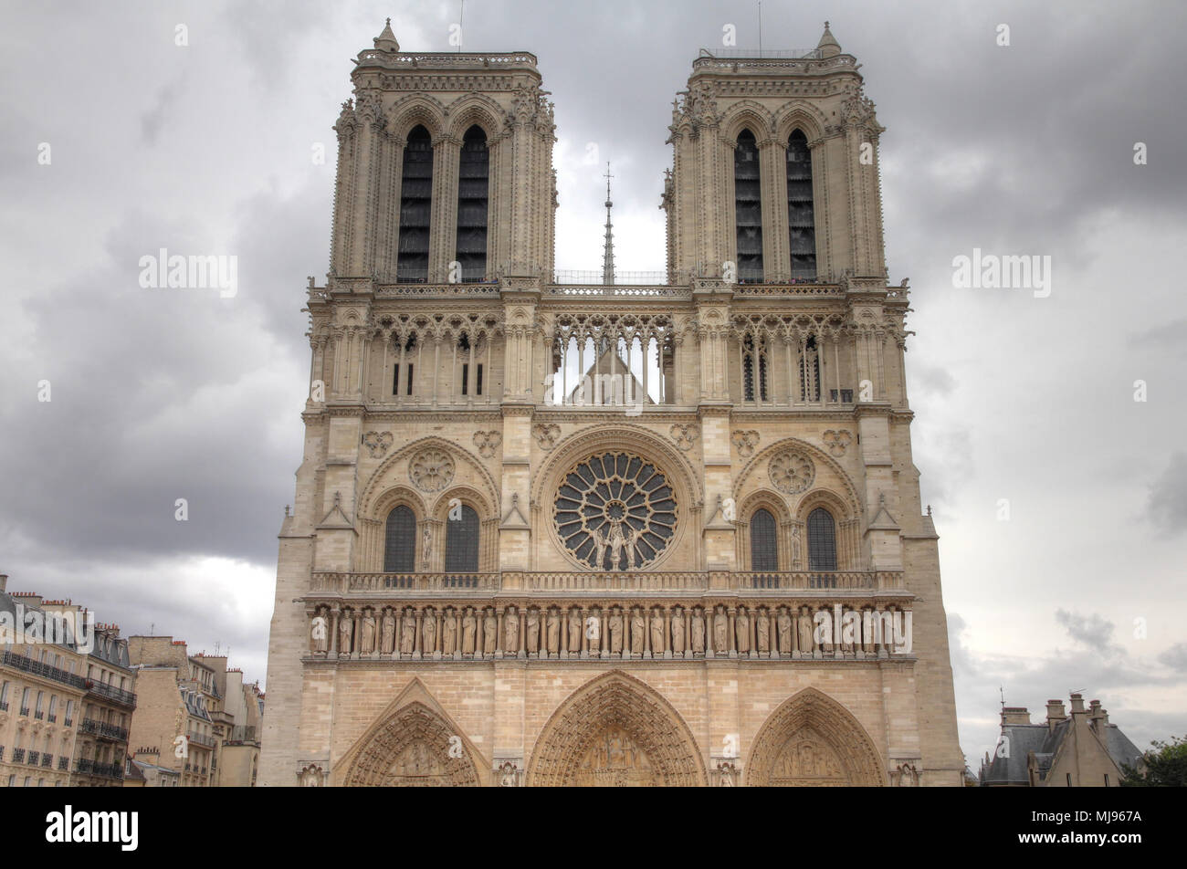 Paris, France - la célèbre cathédrale Notre-Dame. UNESCO World Heritage Site. Photo HDR. Banque D'Images