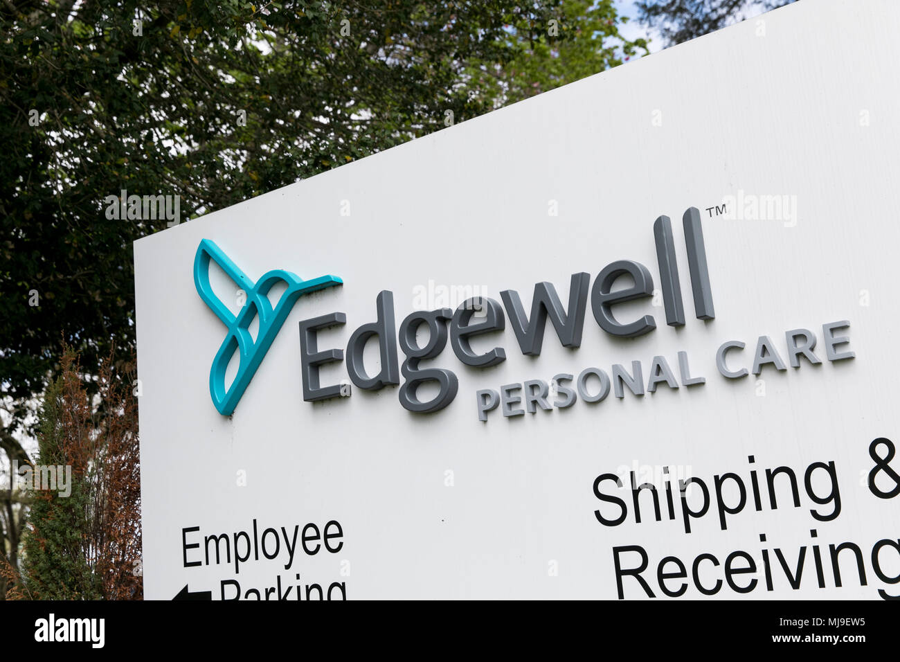 Un logo affiche à l'extérieur d'un établissement occupé par Edgewell les soins de Dover, Delaware le 29 avril 2018. Banque D'Images