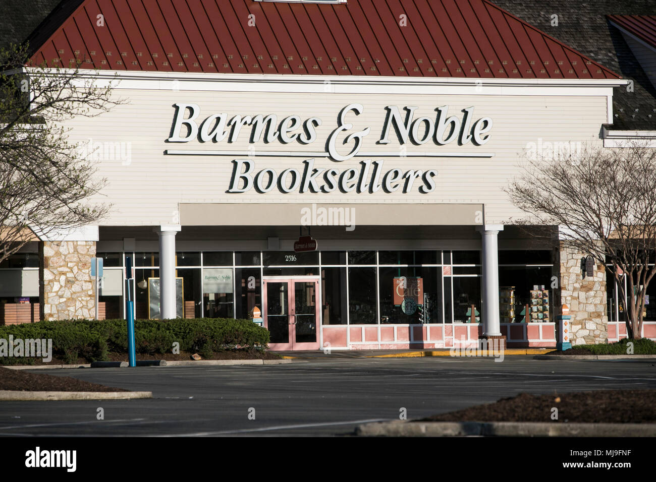 Un logo affiche à l'extérieur d'un magasin Barnes & Noble Booksellers dans Annapolis, Maryland le 29 avril 2018. Banque D'Images