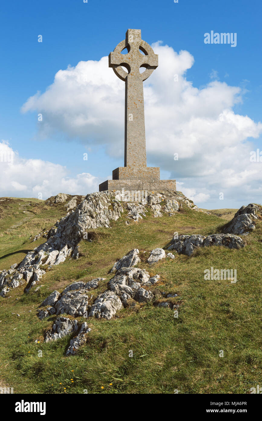La croix celtique sur l'île Llanddwyn, Anglesey, au nord du Pays de Galles, Royaume-Uni Banque D'Images