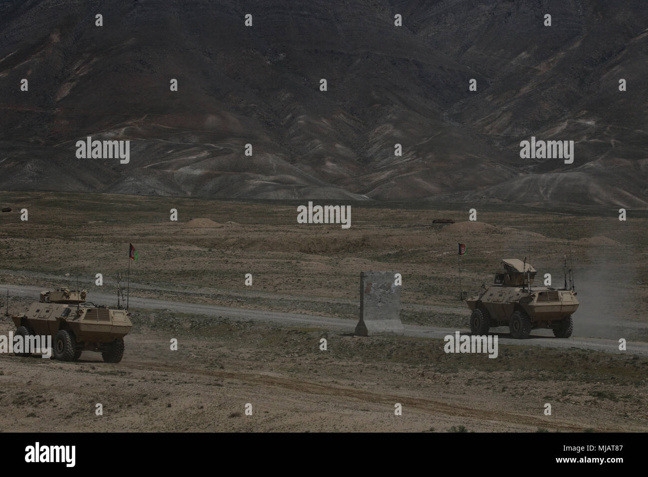 Formation pour devenir Commandos Afghanistan, Unité des opérations spéciales, la 6e Kandak Cobra Strike, prendre part à un exercice de tir réel près de Kaboul, Afghanistan, le 30 avril 2018. La 6ème CSK est la première de 7 CSKs et fournit un nouveau niveau de mobilité et puissance de feu pour les commandos. Banque D'Images