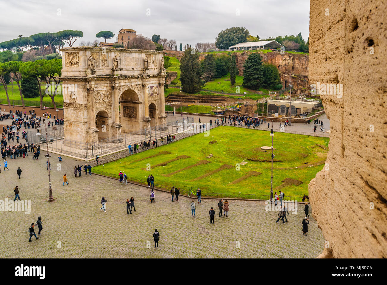 ROME, ITALIE, Décembre - 2017 - vue aérienne de l'arc de Constantin construction conmemoraty point de vue du colisée Banque D'Images