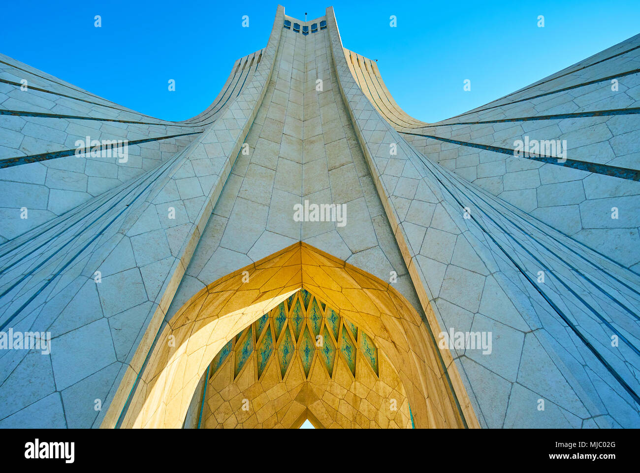 Téhéran, Iran - 25 octobre 2017 : La Tour Azadi conçu comme un mélange de moderne et des styles persan, le 24 octobre à Téhéran Banque D'Images