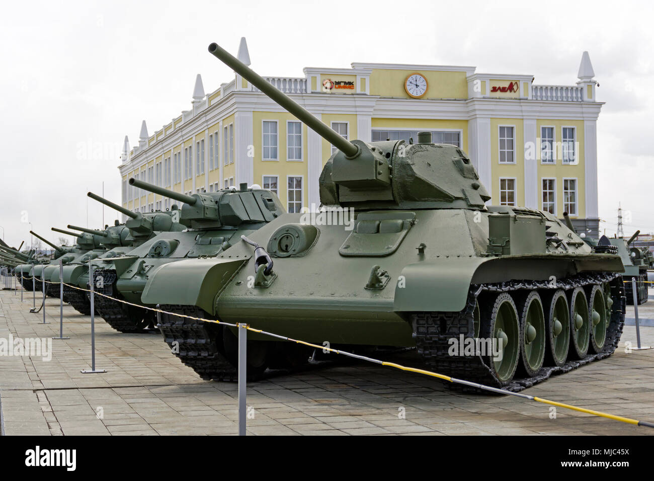 Verkhnyaya Pyshma, Russie - Mars 01, 2018 : Soviet tank fighter T-34-57 (Modèle 1941) dans le musée de l'équipement militaire Banque D'Images