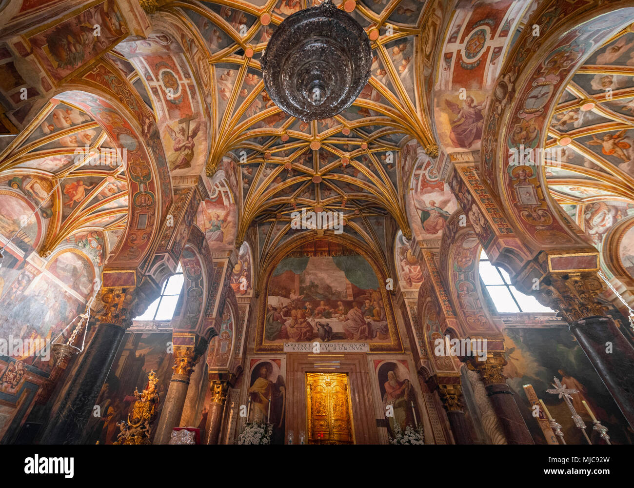 Tabernacle sur un plafond décoré, des peintures au plafond avec des anges en Tabernacle Chapelle, Capilla del Sagrario, Mezquita-Catedral de Cordoba ou Banque D'Images