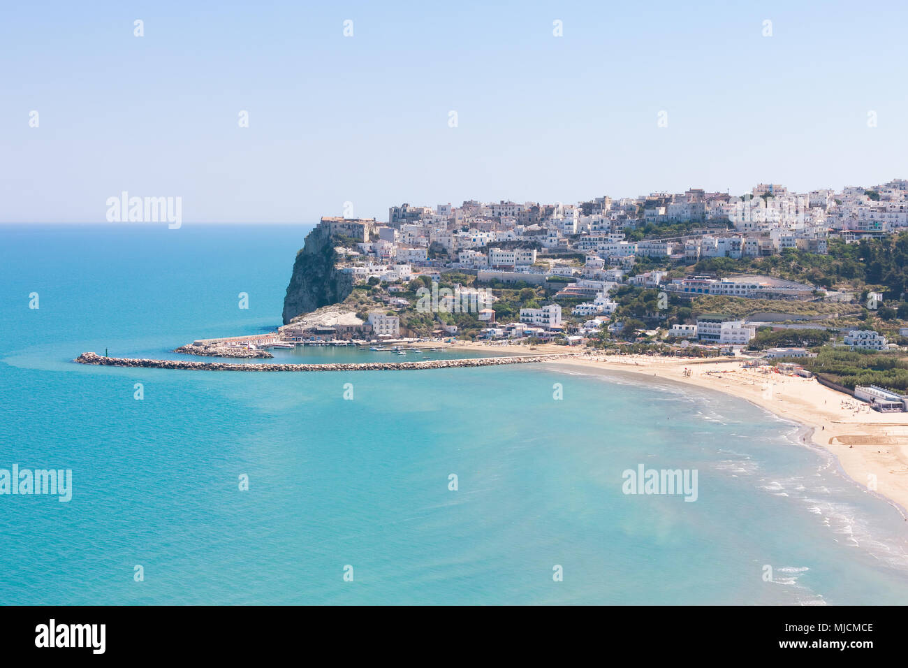 Pescichi, Pouilles, Italie - vue aérienne sur l'impressionnante ville de Pescichi Banque D'Images