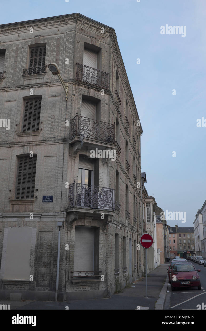 Vieille Facade De Maison Au Havre La Ville Celebre Son 500e Anniversaire Photo Stock Alamy Vieille Facade De Maison Au Havre La Ville Celebre Son 500e Anniversaire Photo Stock Alamy