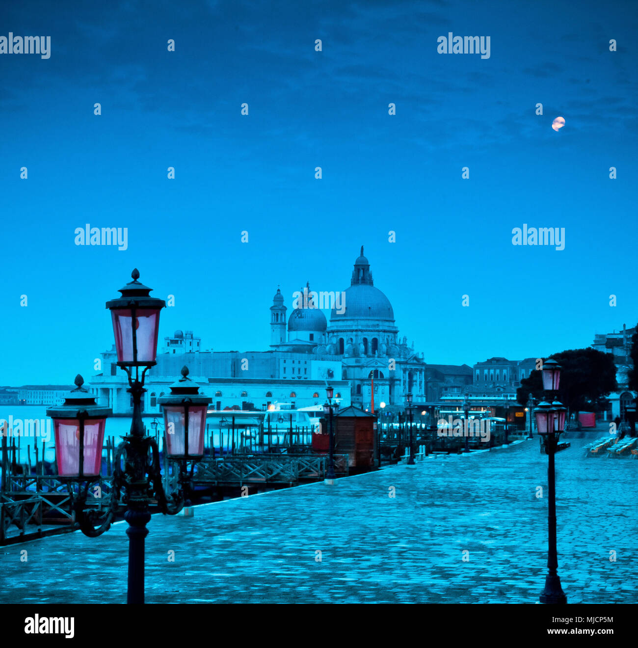 L'Italie, Venise, la Place Saint Marc, Basilique de San Giorgio Maggiore, la lune Banque D'Images