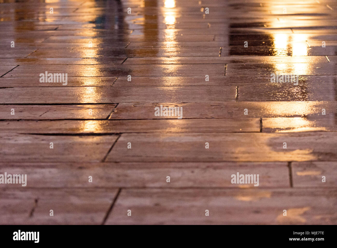 Reflet de lumière dans le plafond dans le centre-ville de Salzbourg, Autriche Banque D'Images