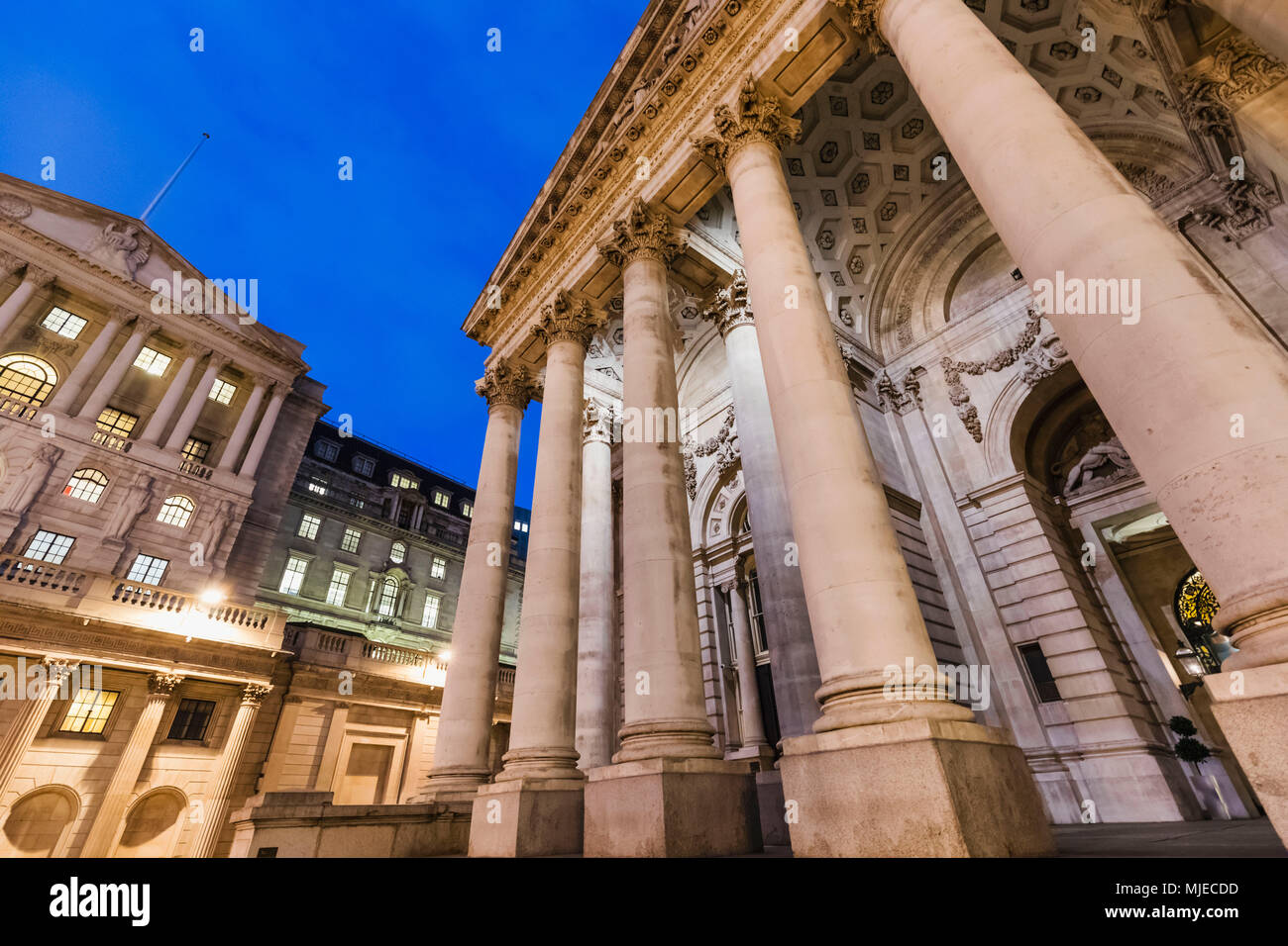 L'Angleterre, Londres, ville de Londres, la Banque d'Angleterre et le Royal Exchange Building Banque D'Images