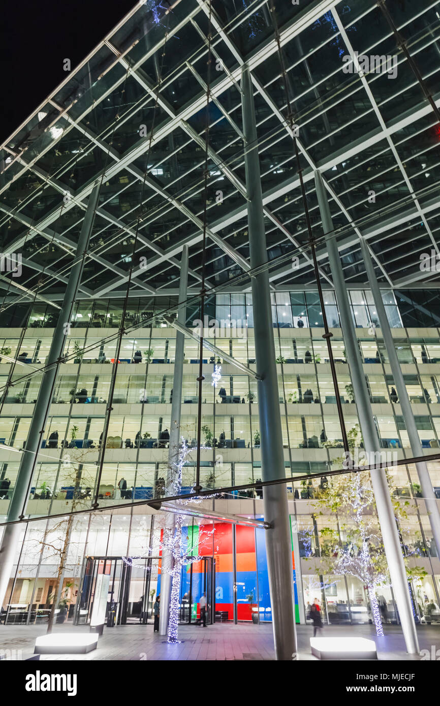 L'Angleterre, Londres, ville de London, Tower Place West Office Building Banque D'Images