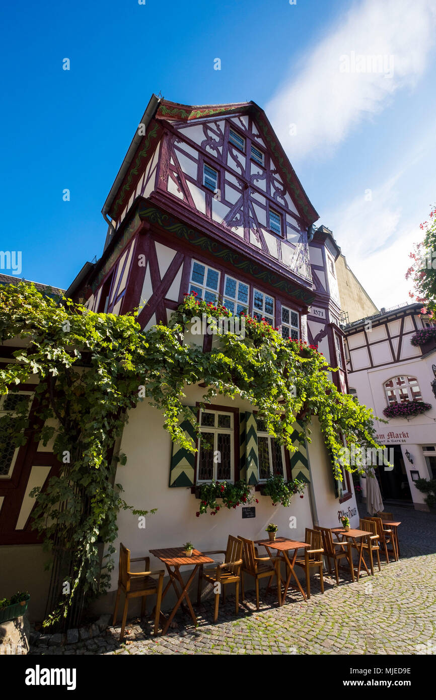 Le Weinhaus restaurant Altes Haus, Bacharach, gorges du Rhin, Rhénanie-Palatinat, Allemagne, Europe Banque D'Images