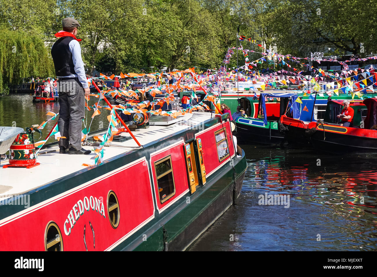 Décoré à l'IWA narrowboats Canalway Cavalcade festival d'eau dans la Petite Venise, Londres, Angleterre, Royaume-Uni, UK Banque D'Images
