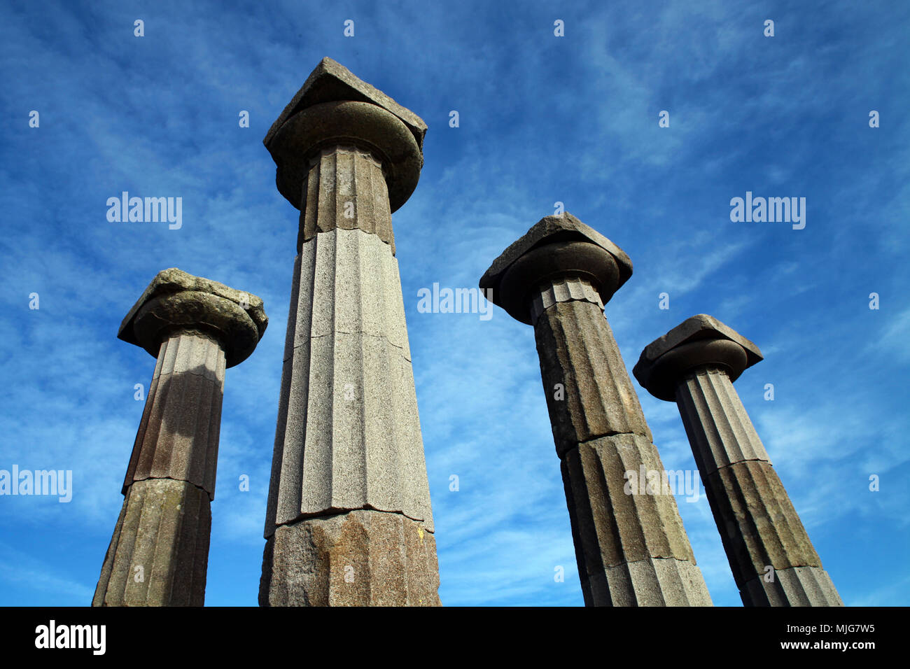 Colonnes du temple d'Athena. En Assos Behram, Canakkale, Turquie Banque D'Images