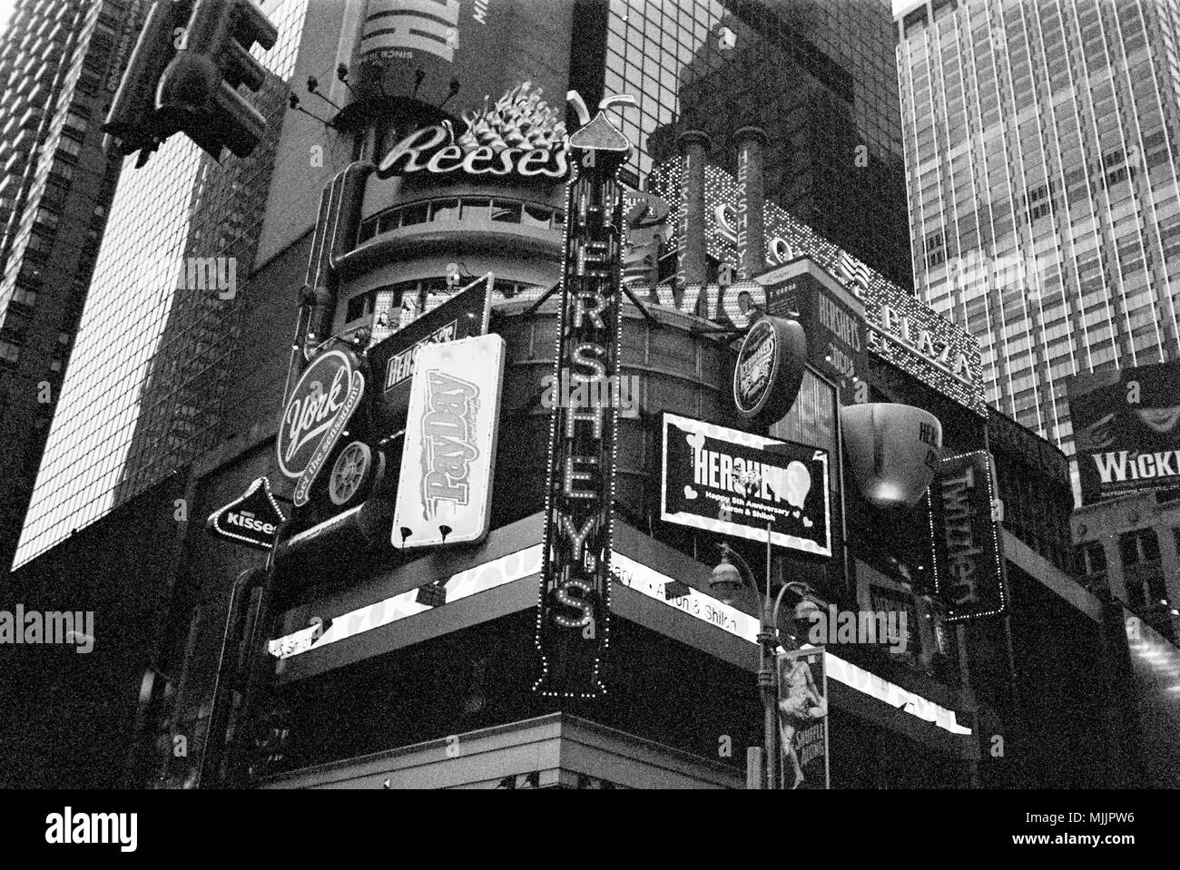 Hershey's Chocolate store , Times Square, New York City, États-Unis d'Amérique. Banque D'Images