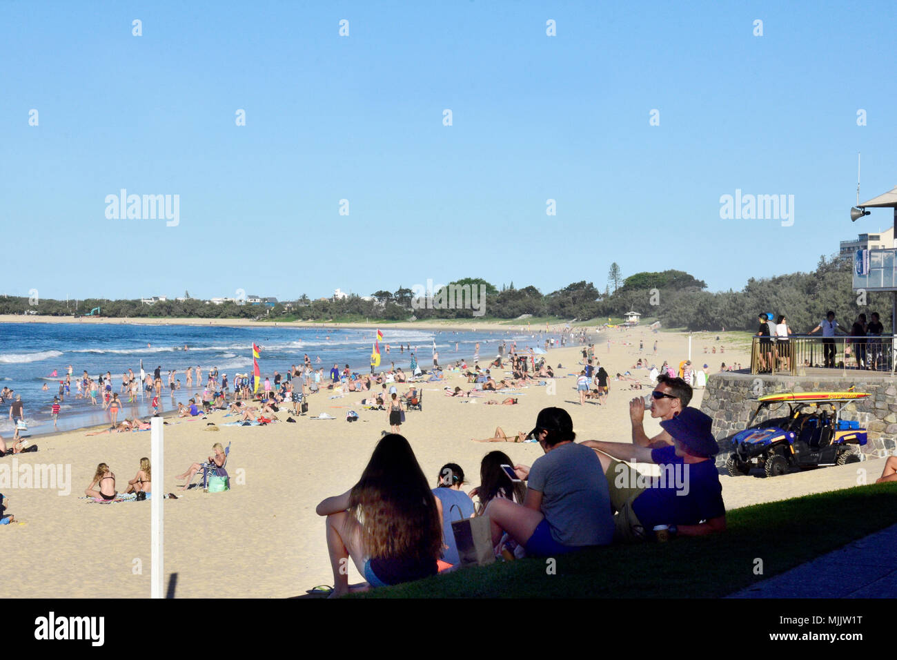 Des foules de gens avec sa plage de Mooloolaba dans le Queensland en Australie Banque D'Images