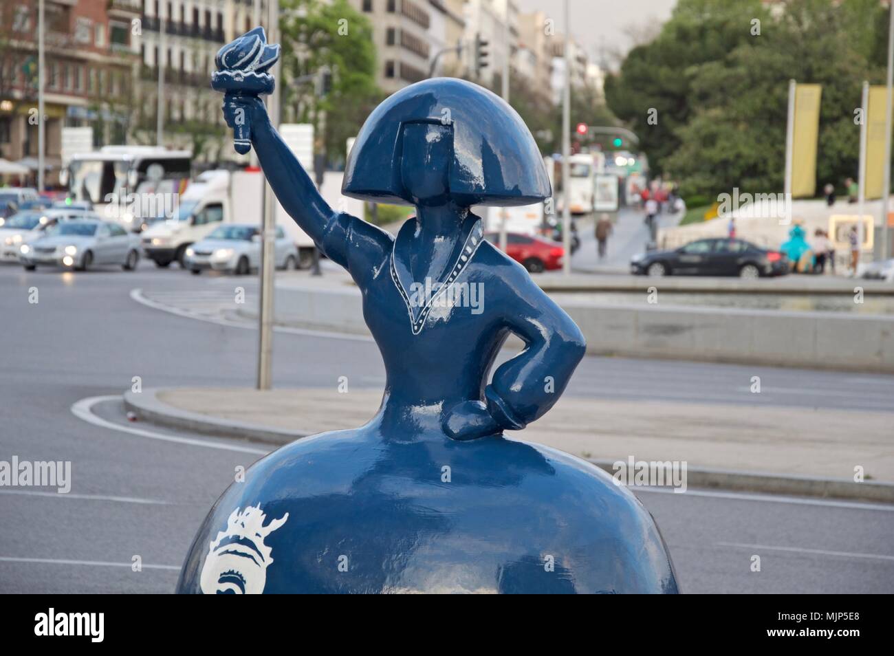 MADRID, ESPAGNE - 5 mai : Sculpture d'une blondes surréalistes, le 5 mai 2018 à Madrid, Espagne. Banque D'Images