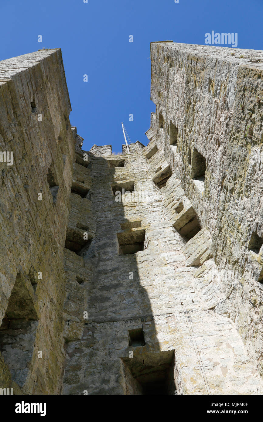 À l'intérieur d'une tour avec dans la ville de Visby mur dans la province suédoise de Gotland. Banque D'Images