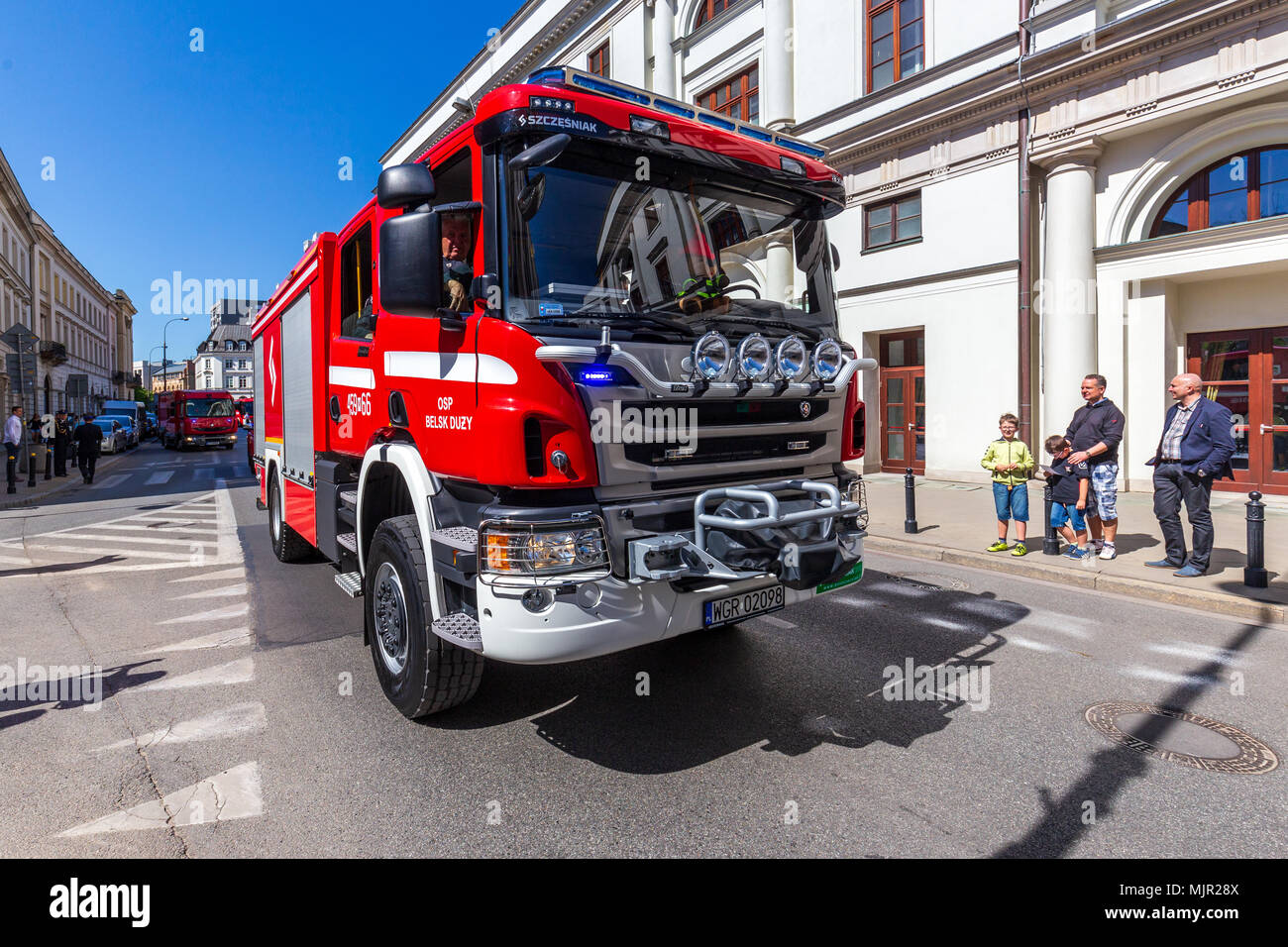 Varsovie, Pologne, le 5 mai 2018, jour de pompier en Pologne. Défilé de véhicules de pompier dans la rue de Varsovie de pompier celebrationg yorgil Crédit : Jour/Alamy Live News Banque D'Images