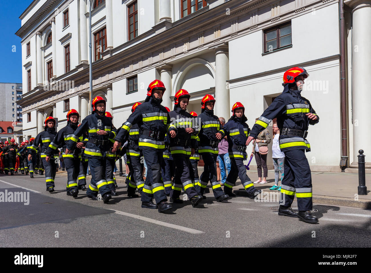 Varsovie, Pologne, le 5 mai 2018, Procession de différentes unités de pompiers à jour de pompier en Pologne : yorgil Crédit/Alamy Live News Banque D'Images