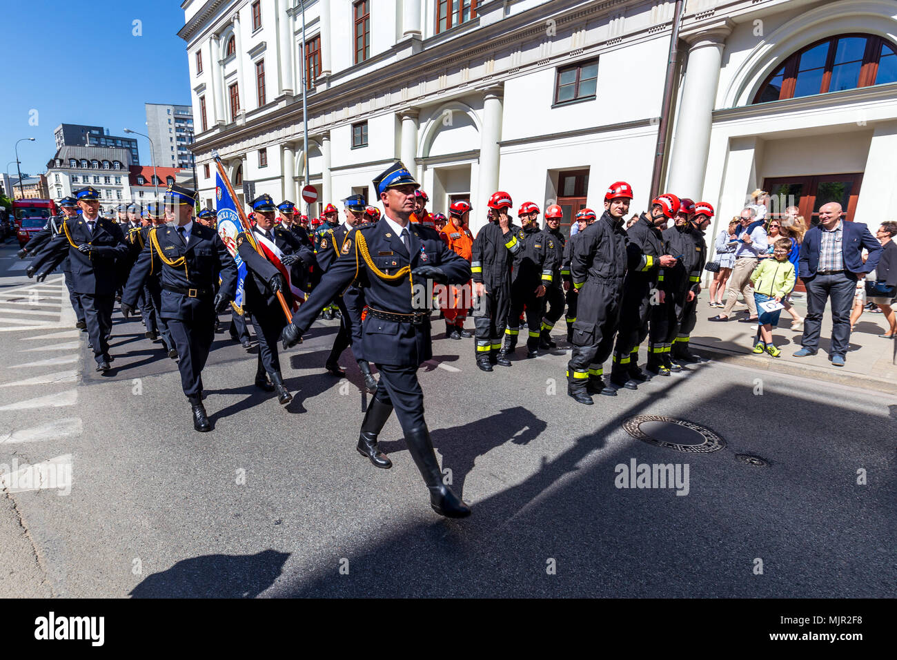 Varsovie, Pologne, le 5 mai 2018, Procession à la Fête des pompiers en Pologne. Différentes unités de pompiers à célébrer leur memorial day Crédit : yorgil/Alamy Live News Banque D'Images