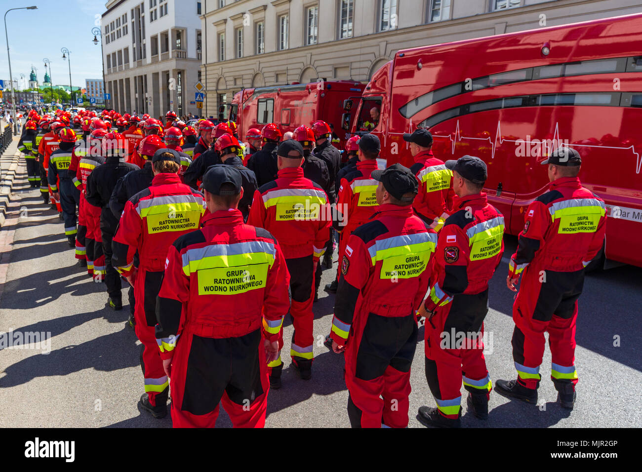 Varsovie, Pologne, le 5 mai 2018, Procession de différentes unités au jour de pompier en Pologne : yorgil Crédit/Alamy Live News Banque D'Images