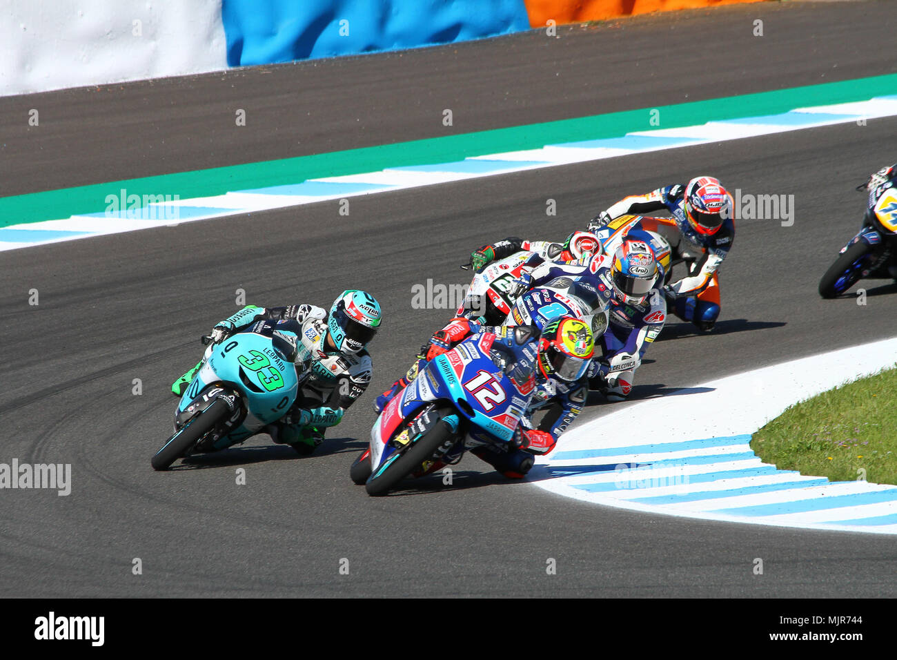 Dimanche 6 Mai 2018 Lancement de la course moto3 avec ITA 12 Marco Bezzecchi dans ce groupe, d'être le deuxième sur le podium, au cours d'un dimanche ensoleillé et chaud Crédit : Javier Galvez/Alamy Live News Banque D'Images