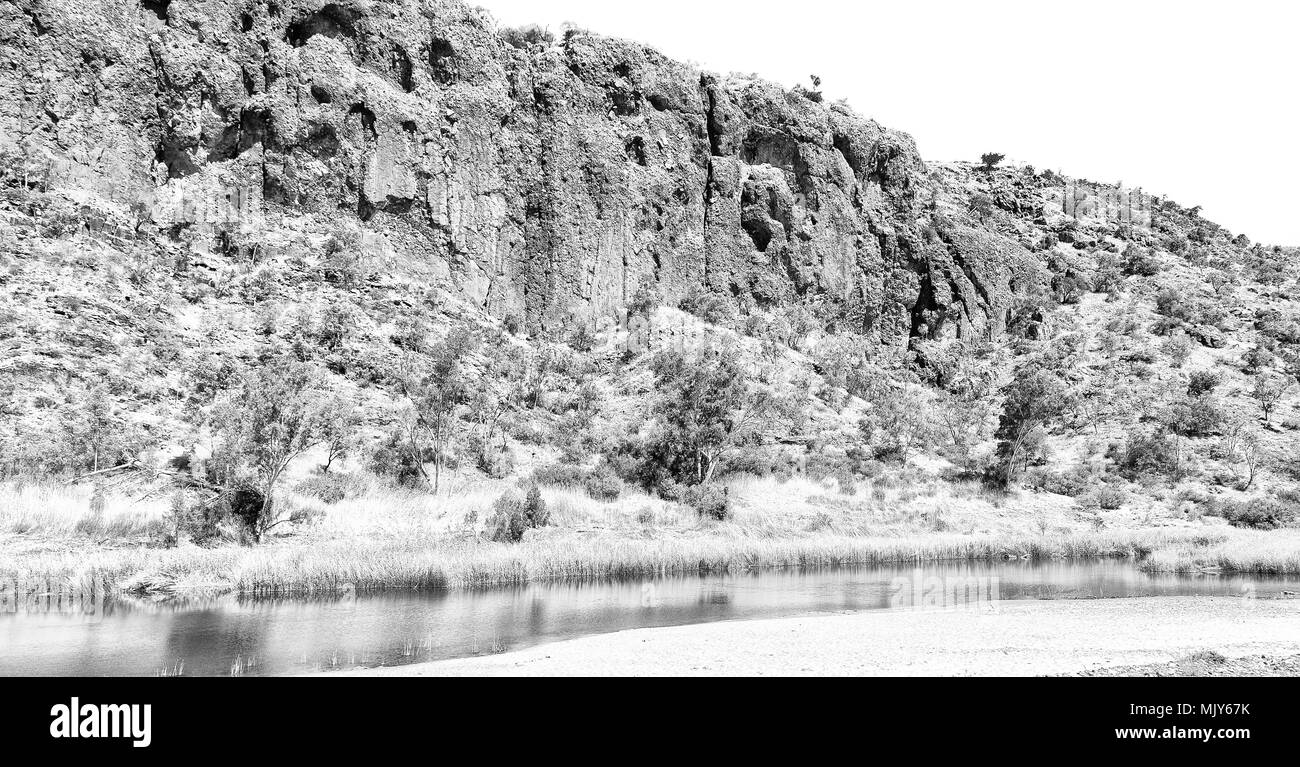 Dans natuarl Australie Kings Canyon et de la rivière près de la montagne dans la nature Banque D'Images