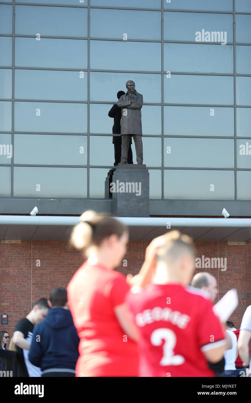 Le stand à Sir Alex Ferguson, Manchester United, le stade de football Old Trafford à Manchester comme l'un des meilleurs managers de football de tous les temps, a subi une chirurgie le samedi pour une hémorragie cérébrale. Banque D'Images