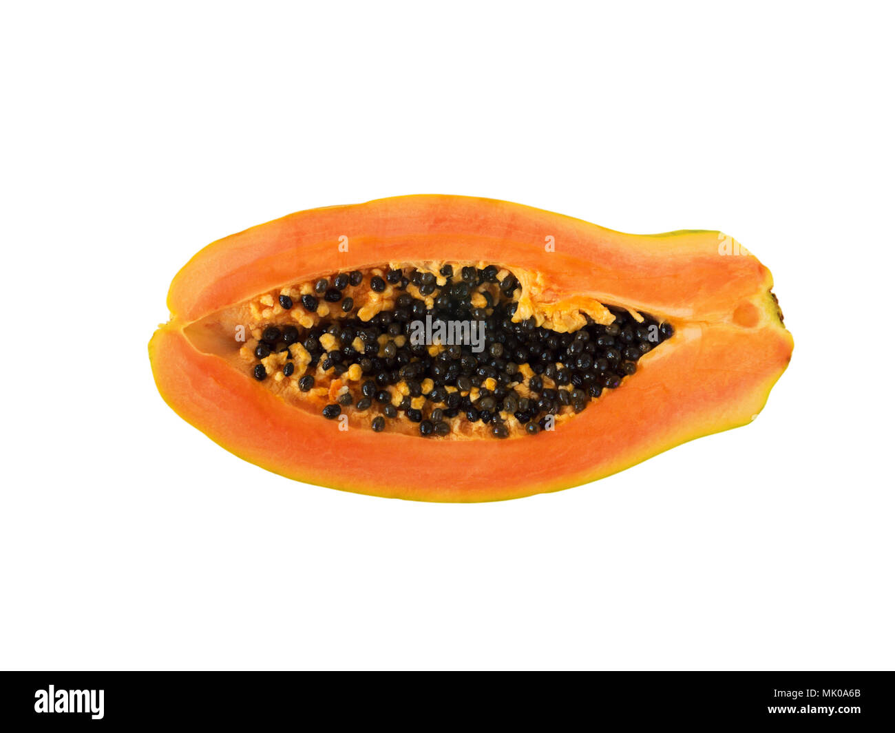 Orange Fruits exotiques de papaye mûre avec des graines noires de la moitié cut top voir télévision restèrent isolées sur fond blanc Banque D'Images