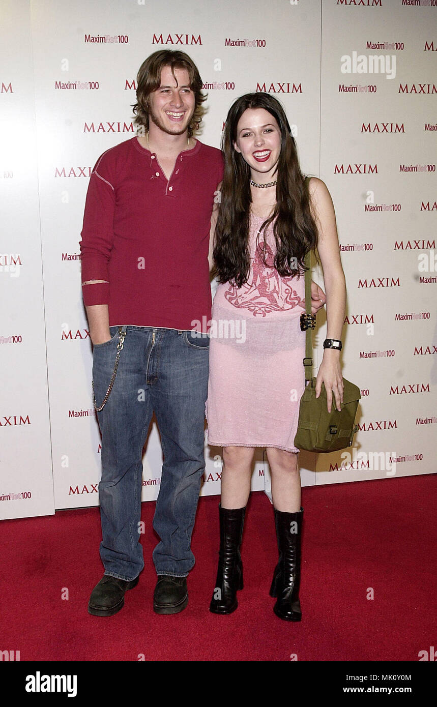 Majandra Delfino et Brendan Fehr arrivant à la fête organiser par le magazine Maxim Hot 100 ' ' aux Moomba club à Los Angeles 5/3/2001 © DelfinoMajandra FehrBr - Tsuni  FehrBr JPGDelfinoMajandra06.06 Event à Hollywood, Californie - La vie de l'événement Tapis Rouge, Vertical, USA, Cinéma, Célébrités, photographie, Bestof, Arts, Culture et divertissement, Célébrités Topix fashion / du tapis rouge-, Vertical, Best of, Hollywood la vie, événement dans la vie d'Hollywood, Californie - Tapis Rouge , USA, industrie du film, Célébrités, cinéma, télévision, Célébrités celeb Musique Banque D'Images