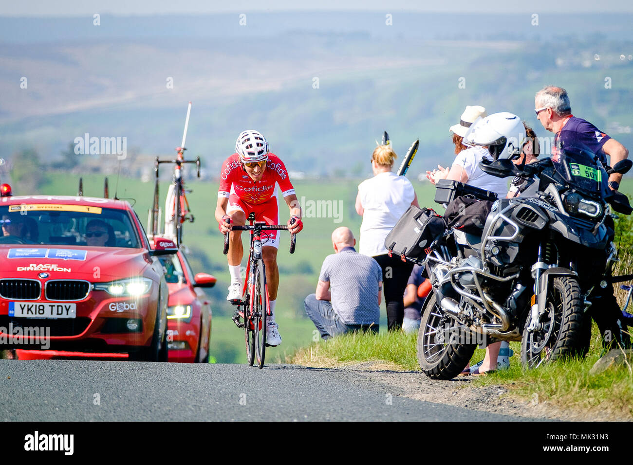 TDF 2018 Tour de Yorkshire, West Yorkshire, Royaume-Uni. Jour 4 tour de Yorkshire. Vainqueur de l'étape 4 Stephane Rossetto, environ quatre minutes d'avance sur le terrain, avec 35km à parcourir, sur Asquith Moor entre Blubberhouses et Otley © Ian Wray/Alamy live news Banque D'Images