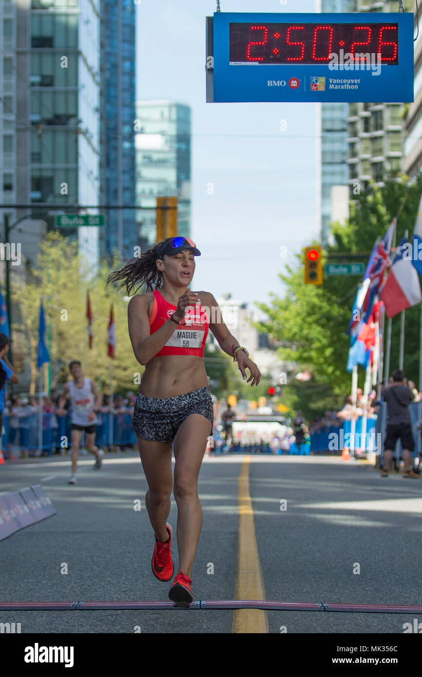Vancouver, Canada. 6 mai 2018. Marguerite Quintero vient en second dans la finale des femmes. Marathon de Vancouver BMO . © Gerry Rousseau/Alamy Live News Banque D'Images