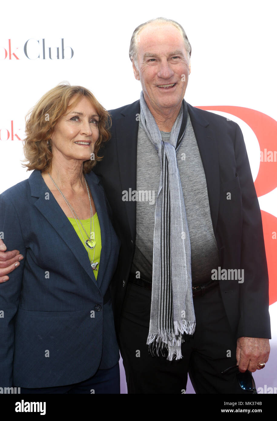 L'Ouest, ca. 6 mai, 2018. Cook-Nelson Doria et Craig T. Nelson à la première de Paramount Pictures' Book Club au Regency Village Theatre à Westwood, Californie le 6 mai 2018. Credit : Faye Sadou/media/Alamy Punch Live News Banque D'Images