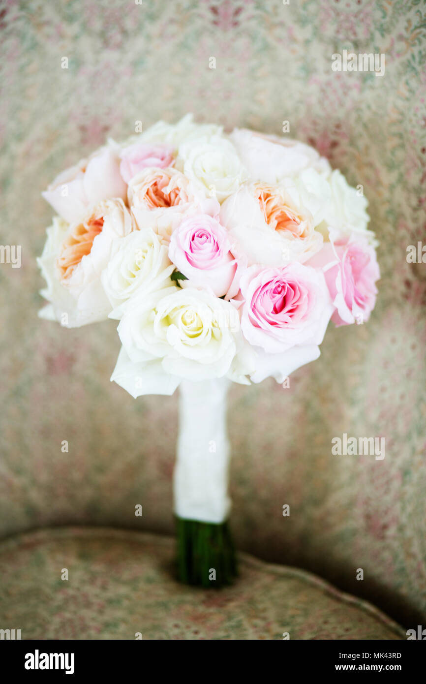 Bouquet de mariée rose blanc fantastique Banque D'Images
