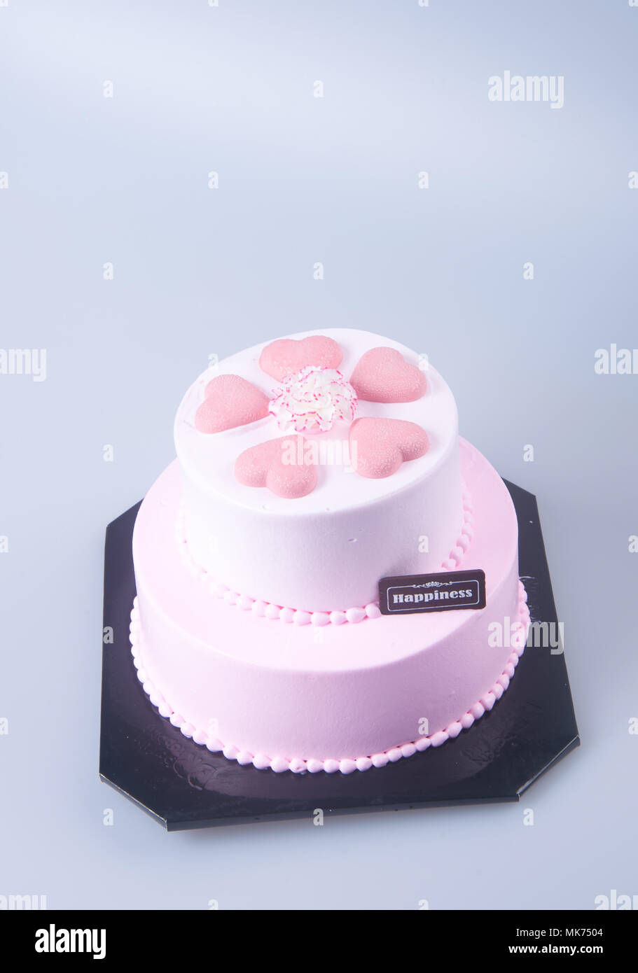 Cake Ou Gateau En Forme De Coeur Pour La Fete Des Meres Sur Un Arriere Plan Photo Stock Alamy Cake Ou Gateau En Forme De Coeur Pour La Fete Des Meres Sur Un Arriere Plan Photo Stock Alamy