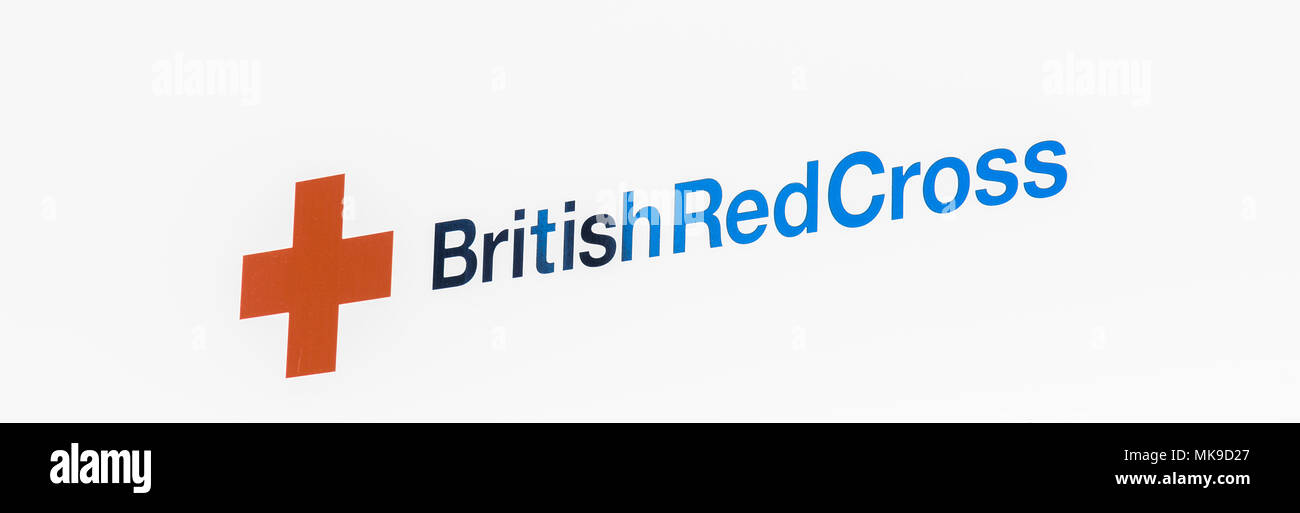 La Croix Rouge britannique signe sur une boutique dans High Street, dans Stockton on Tees,Angleterre,UK Banque D'Images