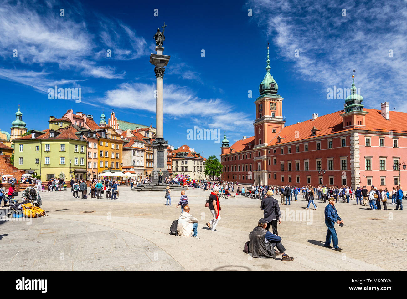 Varsovie, Pologne - le 05.05.2018. Château Royal à place centrale de capitale polonaise - Varsovie. De nombreux touristes visitent cette ville en journée ensoleillée. Il y a beaucoup de sa Banque D'Images