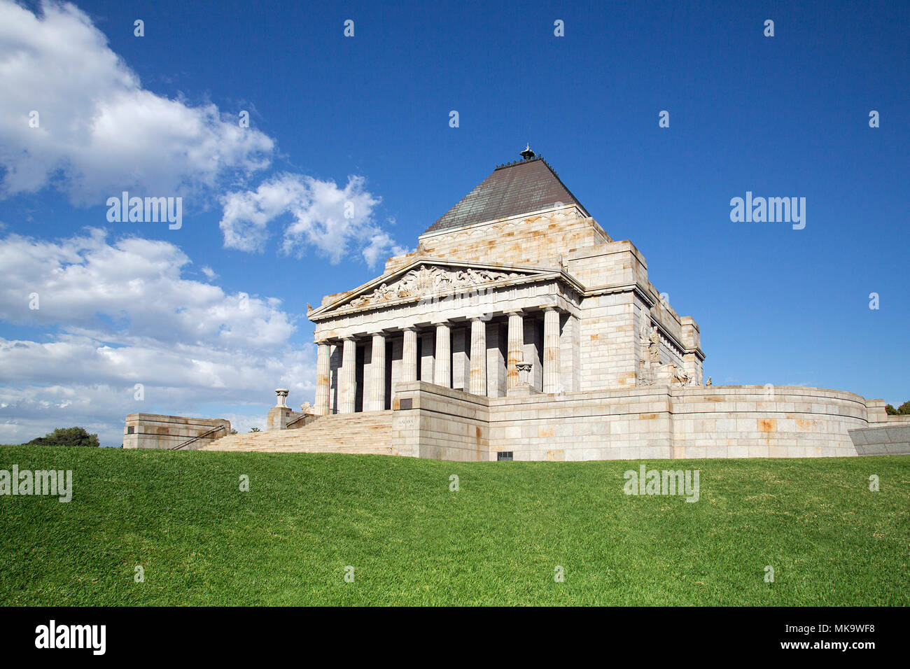 Melbourne, Australie : 12 avril 2018 : le culte du souvenir est un monument de guerre dans la région de Melbourne, Victoria, Australie, situé dans la région de Kings Domain. Banque D'Images