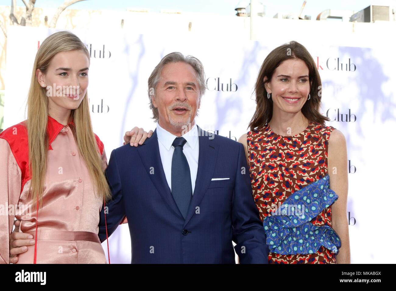 Grace Johnson, Don Johnson, Kelley Phleger arrivées au club du livre de Premiere, Regency Village Theatre - Westwood, Los Angeles, CA, le 6 mai 2018. Photo par : Priscilla Grant/Everett Collection Banque D'Images