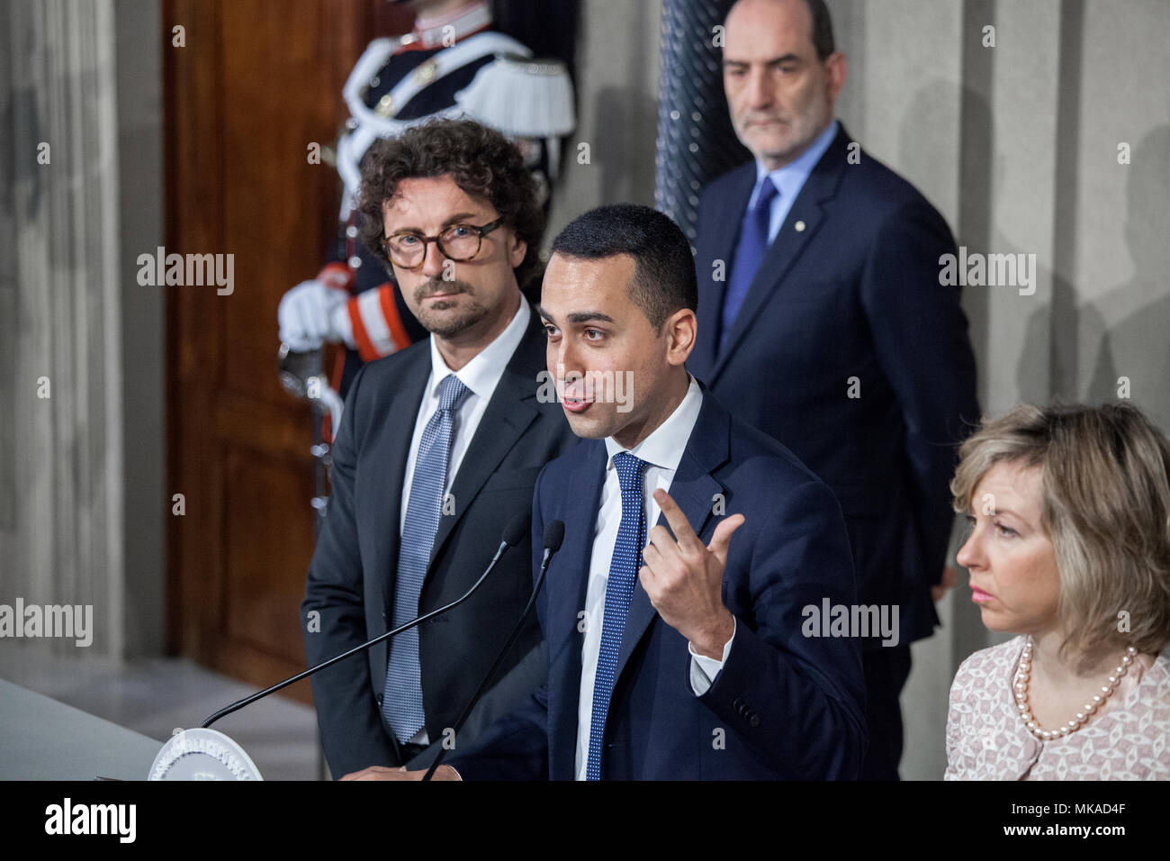 Rome, Italie. 7 mai 2018. Luigi Di Maio, chef du mouvement cinq étoiles, prend la parole lors d'une conférence de presse à la suite de sa rencontre avec le président italien Sergio Mattarella au Quirinal Palace Crédit : Sara De Marco/Alamy Live News Banque D'Images