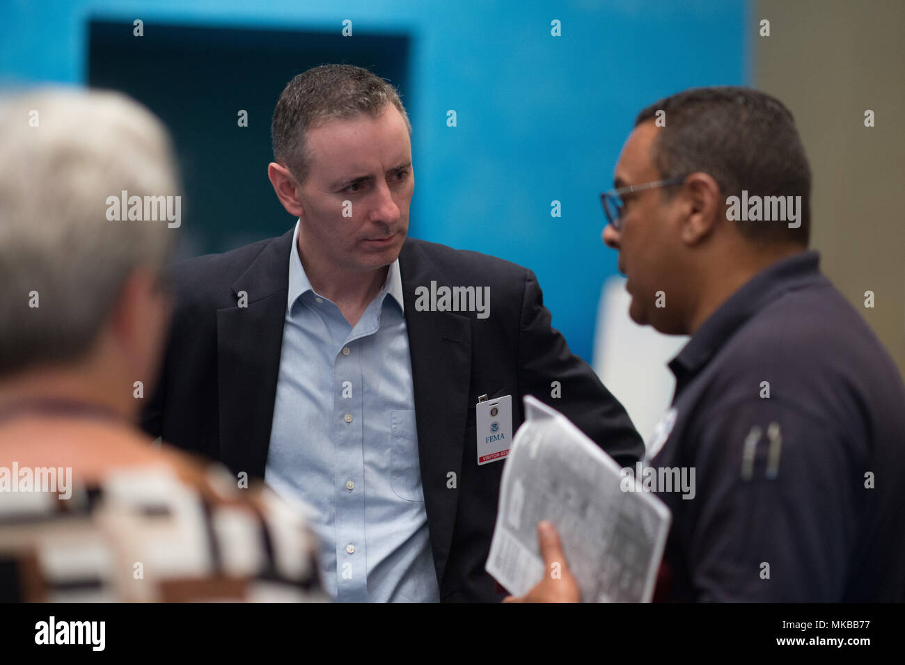 San Juan, Porto Rico - M. Brian Fitzpatrick, représentant de Pennsylvanie, 8ème arrondissement visité le terrain mixte bureau à San Juan, Porto Rico et rencontré des sous-FCO Justo 'Tito' Hernandez. Banque D'Images