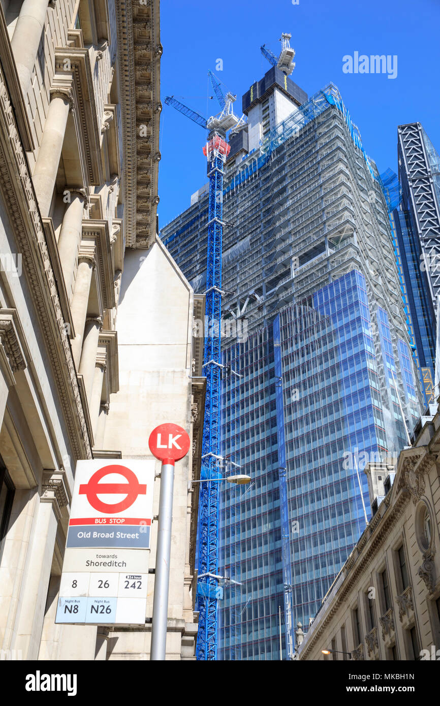 22 Bishopsgate construction dans la ville de Londres comme vu de Threadneedle Street. Banque D'Images