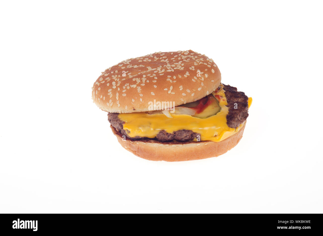 McDonald's nouveau quart de livre de boeuf frais avec du fromage. Cette nouvelle pas fraîche cuite congelée lorsque commandé burger lancé à l'échelle nationale aux États-Unis en mai 201 Banque D'Images