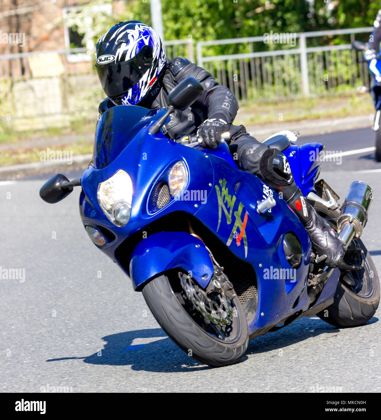 De tous les coureurs à travers le Royaume-Uni de prendre part à l'assemblée annuelle de Londres 1066 run moto Hastings. Toutes les images ici ont été photographiés alors qu'ils atteignent l'Robertsbridge Banque D'Images