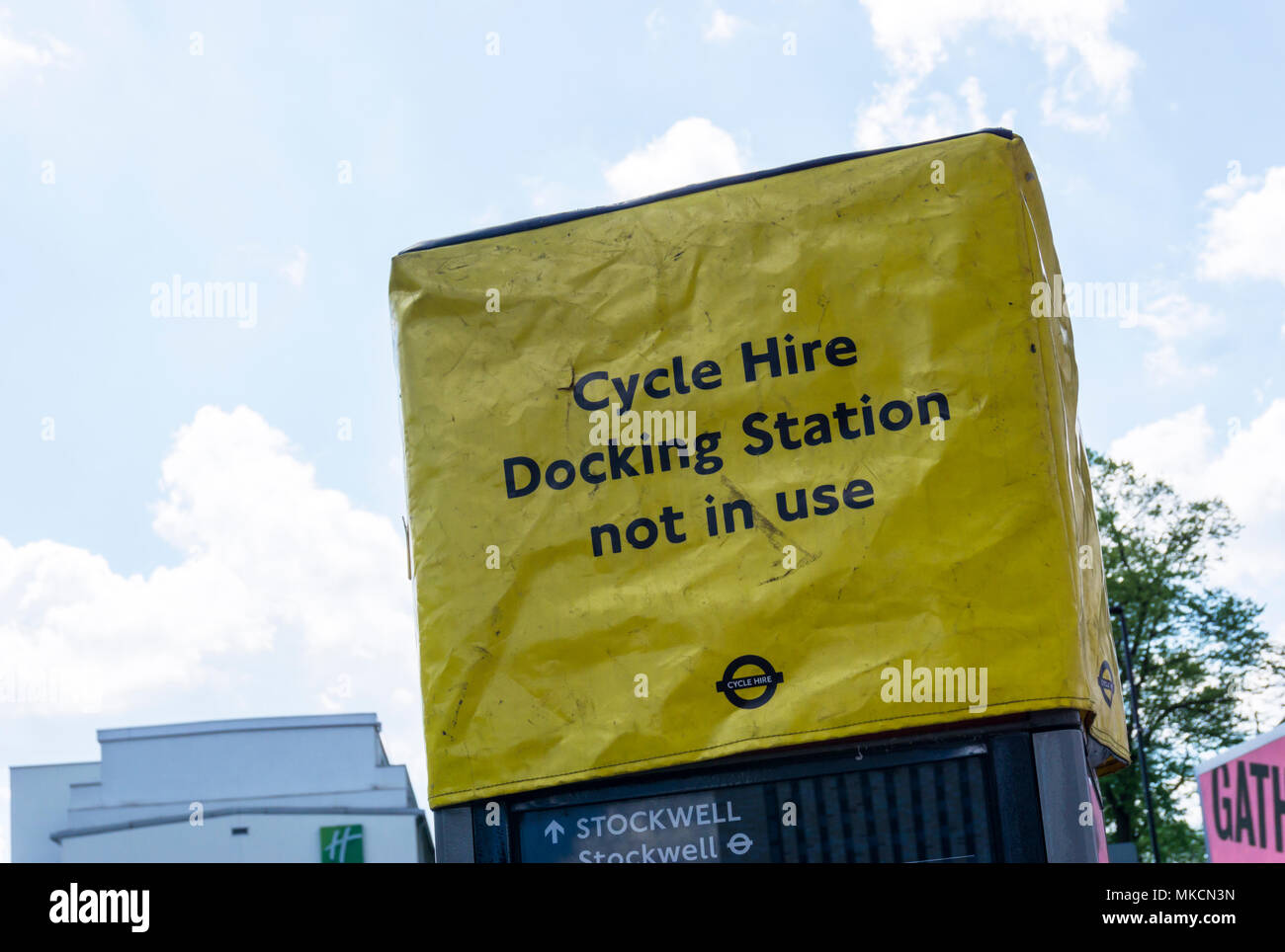 Signe sur un Londres location de vélo station d'accueil qui est hors d'usage. Banque D'Images